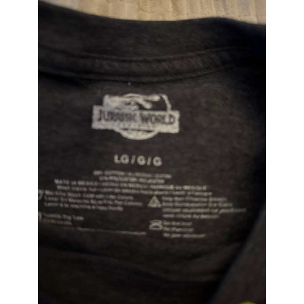 Jurassic Park shirt - Picture 3 of 4